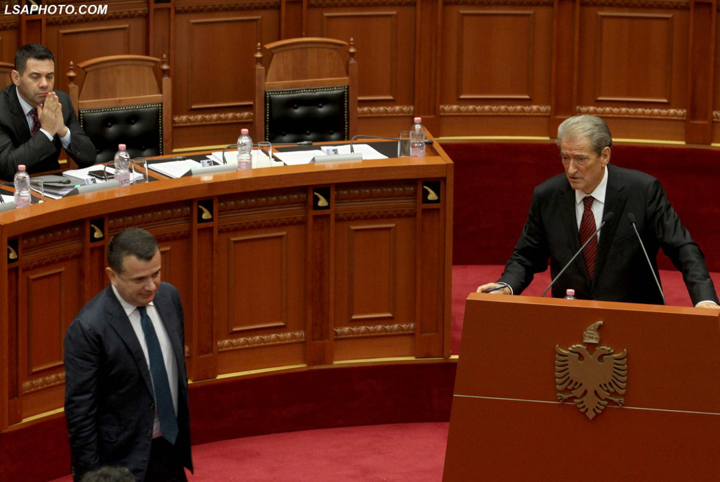 Taulant Balla, Sali Berishës: Kur Rugova bënte rezistencën ti e furnizoje Millosheviqin me naftë