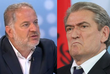Baton Haxhiu: Sali Berisha në vitin 2004 në Stamboll, përmendi korrigjimin e kufijve