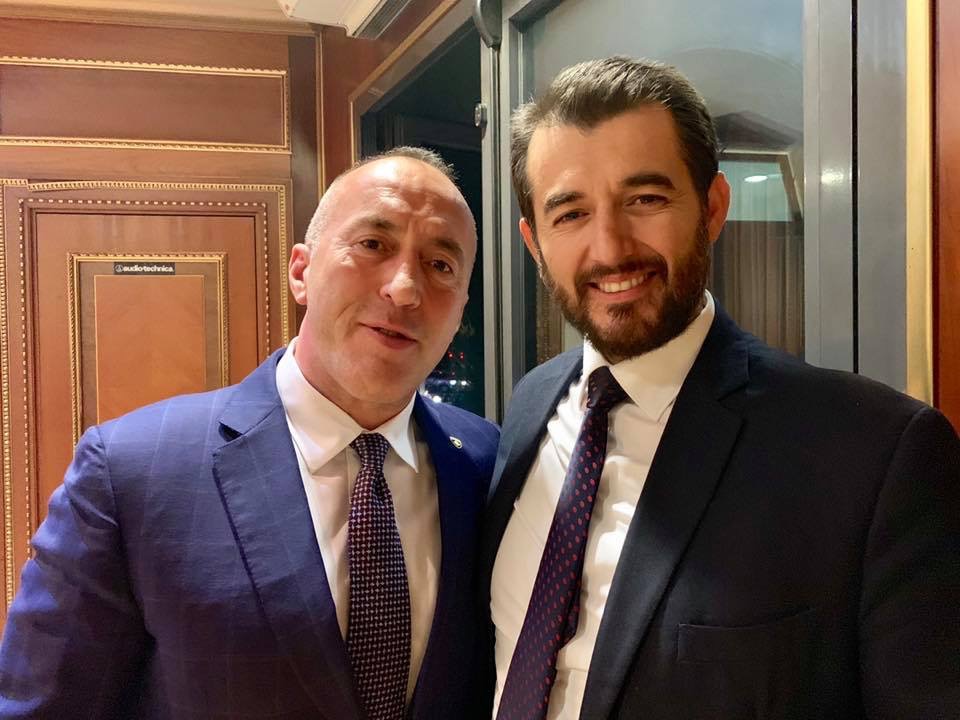 Labinot Tahiri e lutë Ramush Haradinajn mos ta largon taksën