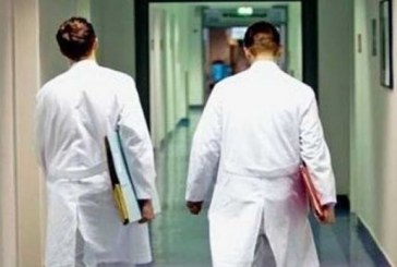 Me Ligjin e ri të Pagave mjekët kosovarë do të kenë 1,200 euro pagë