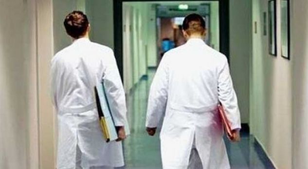 Me Ligjin e ri të Pagave mjekët kosovarë do të kenë 1,200 euro pagë