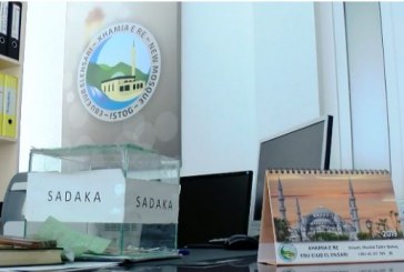 Plaçkiten BIK’u e xhamia në Istog, hajnat marrin mbi 1 mijë euro dhe xhirimet nga kamerat e sigurisë