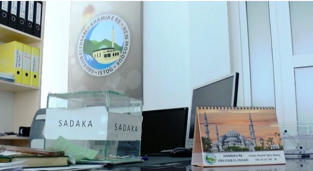 Plaçkiten BIK’u e xhamia në Istog, hajnat marrin mbi 1 mijë euro dhe xhirimet nga kamerat e sigurisë