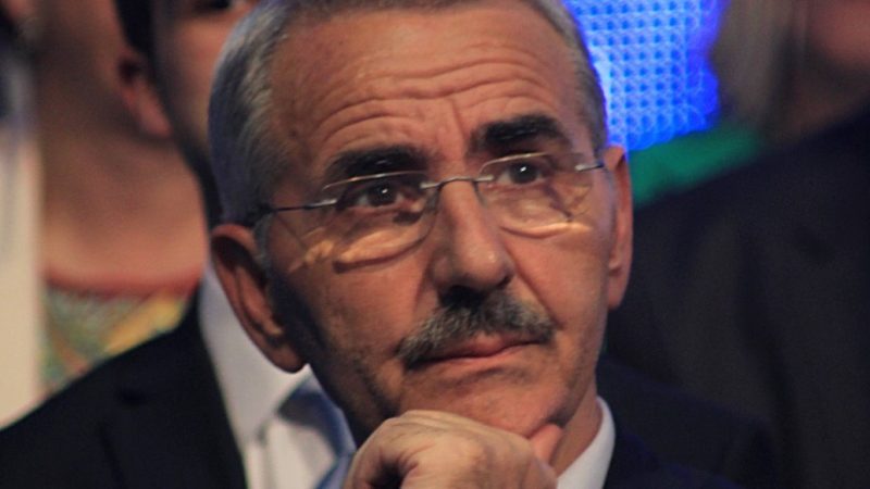 Sabri Hamiti e rrëfen në vargje atentatin ndaj tij në vitin 1998