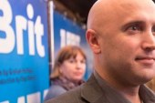 Flet gazetari britanik që po bën fushatë kundër Kosovës