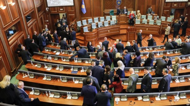 Kuvendi arrin konsensus për nismën e Veselit për Tribunalin për krimet e Serbisë