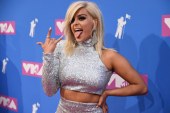 “Chainsmokers” dhe Bebe Rexha sjellin këngën e re “Call you mine”