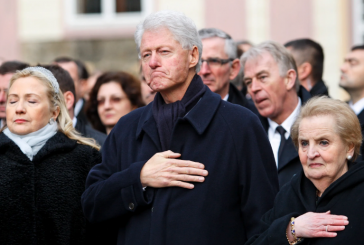 Bill Clinton dhe Madeleine Albright vizitojnë Kosovën në 20 vjetorin e çlirimit