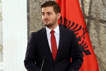 Ministri Cakaj emëron një këshilltare nga Kosova