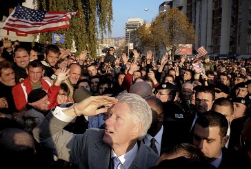Ejani të gjithë nesër në sheshin ” Skenderbeu” nga ora 11:00, ta falenderojmë mikun tonë, Bill Clinton