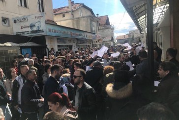 Mbi 21 mijë persona braktisën Kosovën për një vit