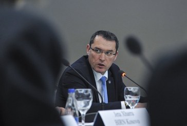 Bajram Gecaj: Nënkryetari i AAK-së po sillet si pula pa krye