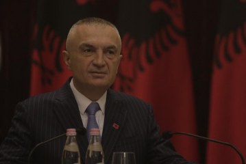 A do të japë dorëheqjen Presidenti? Ja si përgjigjet Meta