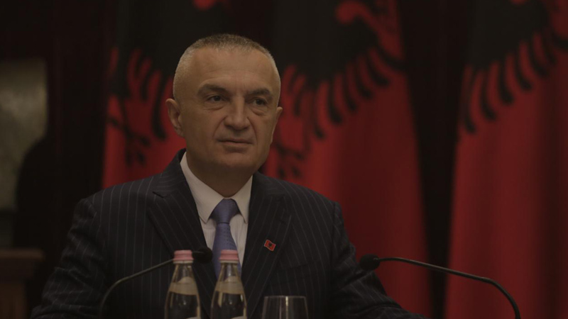A do të japë dorëheqjen Presidenti? Ja si përgjigjet Meta
