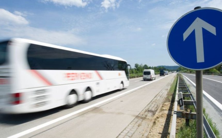 Vdekja e 2 të rinjve kosovarë: Ishin kondukterë, dolën nga autobusi në mes të autostradës
