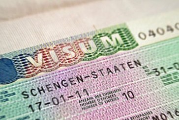 Ua merrte deri në 7 mijë euro duke i mashtruar për viza pune, arrestohet 25 vjeçari kosovar