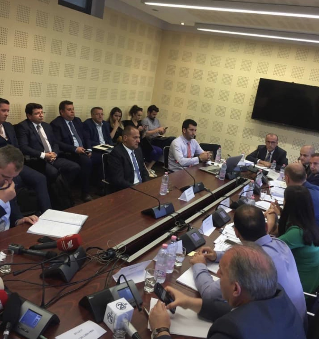 Pse e nënshkruat marrëveshjen me Valën pastaj u tërhoqet? Përgjigjet Devolli