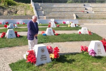 Harry Bajraktari, nderon “Kompleksin Memorial” në Koshare