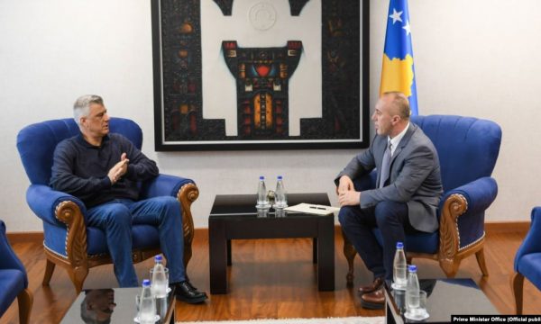 Vazhdon beteja politike Thaçi – Haradinaj për liderizëm në dialog