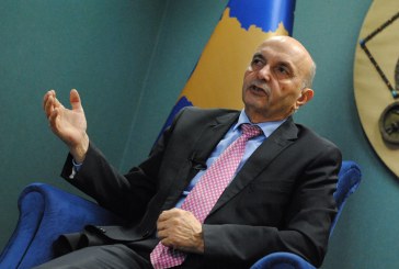 Mustafa uron Fitër Bajramin: Paqe dhe gëzime në familjet e juaja!