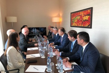 Thaçi takohet me Reekerin, diskutojnë për dialogun Kosovë-Serbi