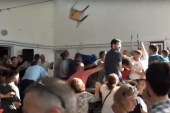 Fluturojnë grushtat dhe karriget në degën e LDK-së