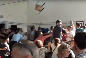 Fluturojnë grushtat dhe karriget në degën e LDK-së
