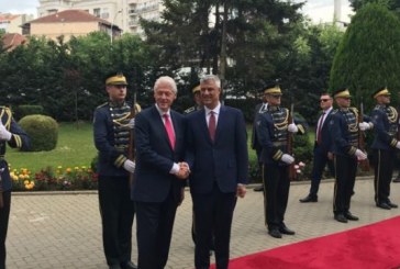 Bill Clinton, takimin e parë me presidentin Thaçi