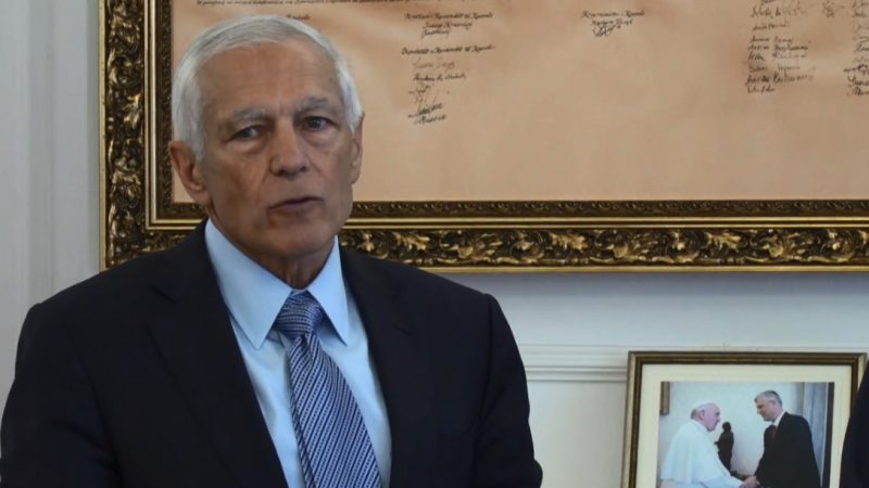 Clark jep premtimin: Do të vijë prapë këtu për të festuar kur Kosova të anëtarësohet në NATO