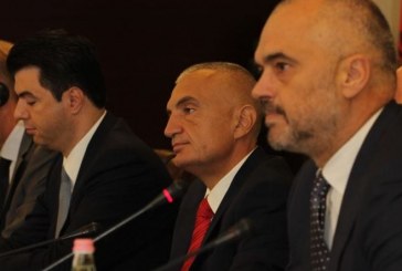 Si u zhyt Shqipëria në krizë politike?