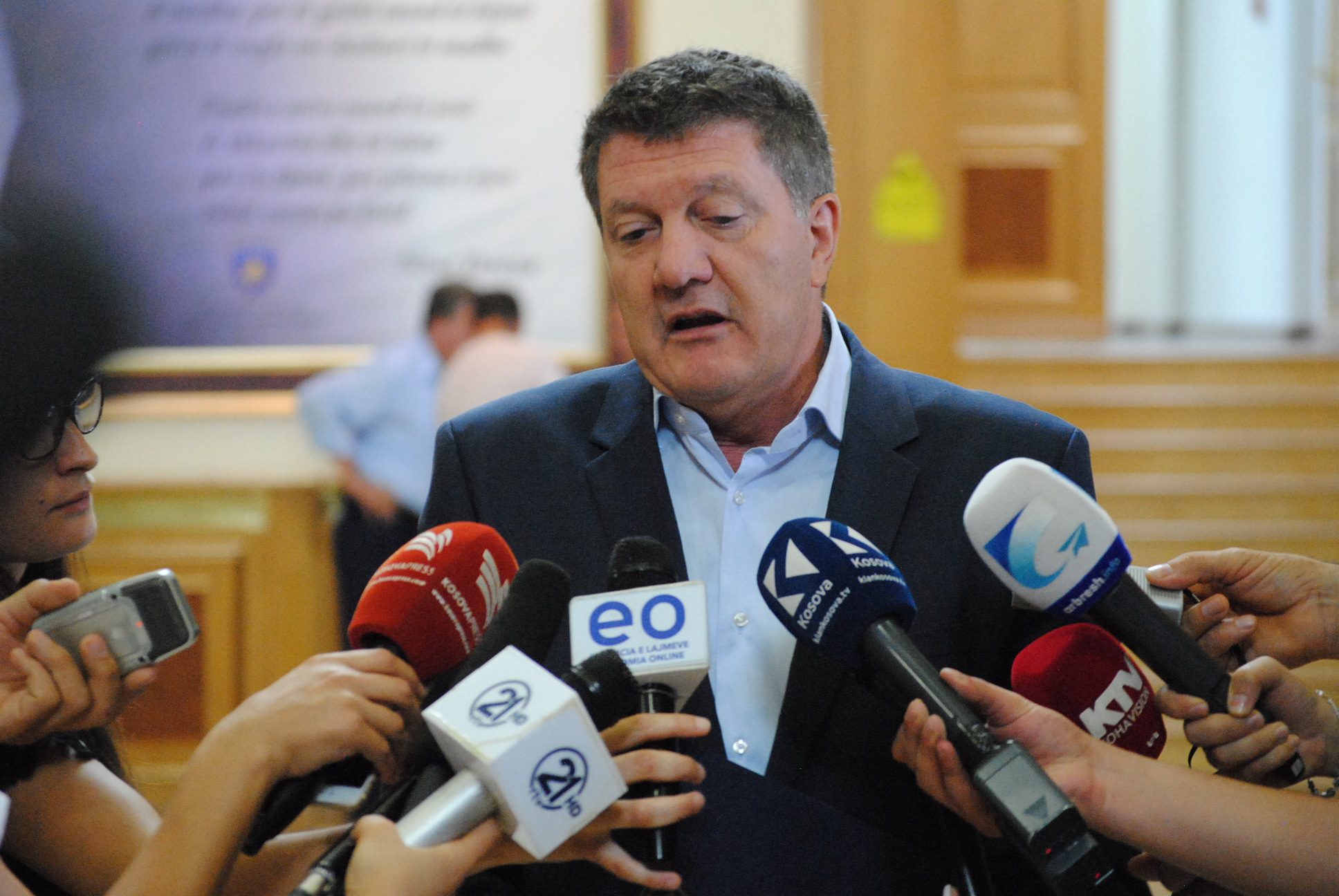 Milaim Zeka: Thaçi sa herë të do, të gjithë i rrëzon