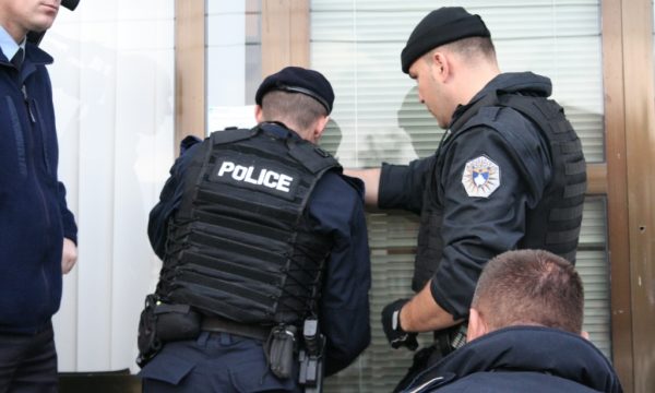 Aksioni “Call Center”: Sekuestrohen porsche, para, shtëpi luksoze, orë rolex e armani