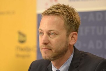Ilir Deda në kredi për studime