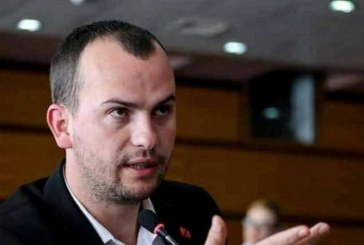 Qëndron Kastrati reagon pasi u gjuajt me vezë, thotë se u keqpërdorën fëmijët
