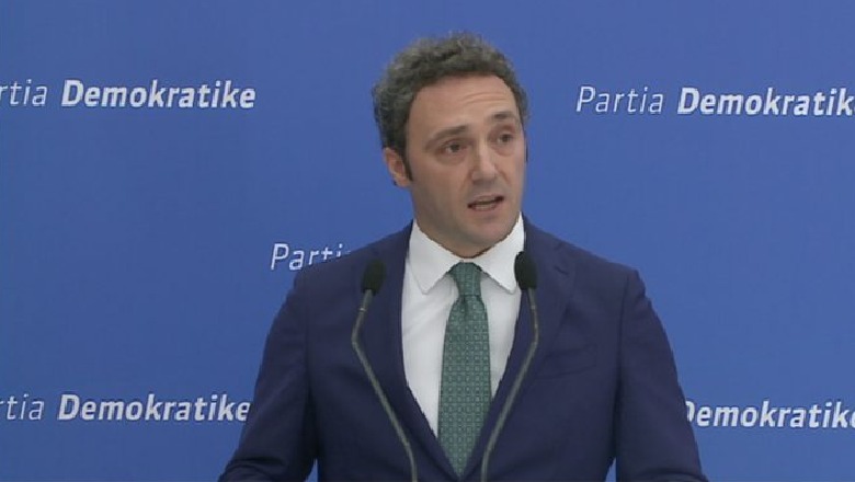 Ish-deputeti shqiptar arrestohet gjatë transmetimit live