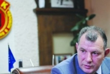 Shukri Buja tregon përplasjet në PDK pasi e larguan Adem Grabovcin nga kryetari i grupit parlamentar