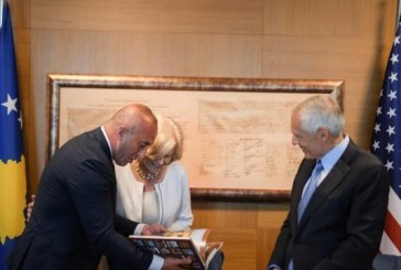 Gjenerali Clark i shkruan Haradinajt