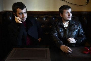 Rusët që mashtruan Haradinajn dhe Zaevin akuzohen se janë spiunë të Putinit