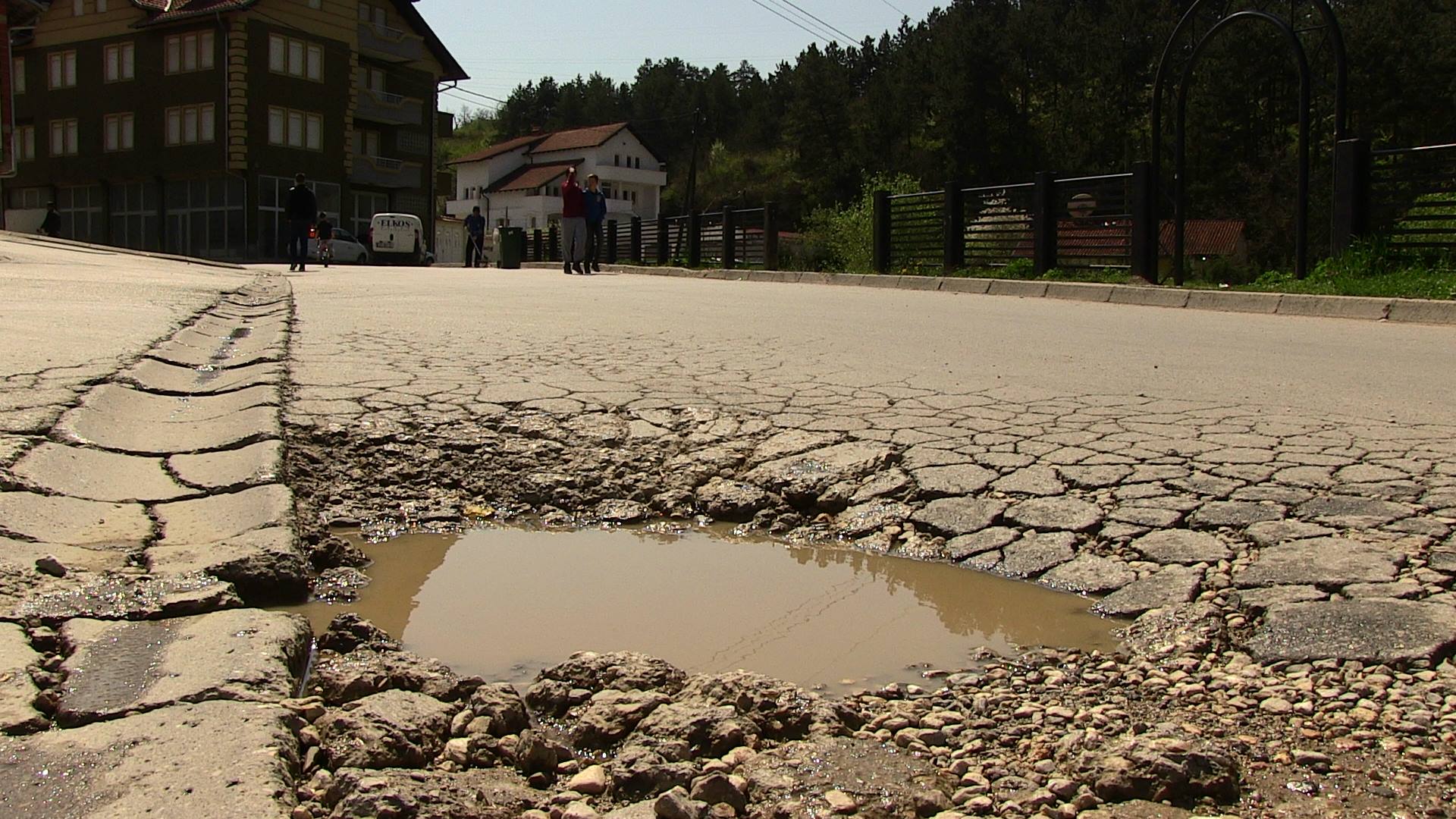 “3 zall, 1 cement”, aktivitet kundër gropave në rrugët e kryeqytetit