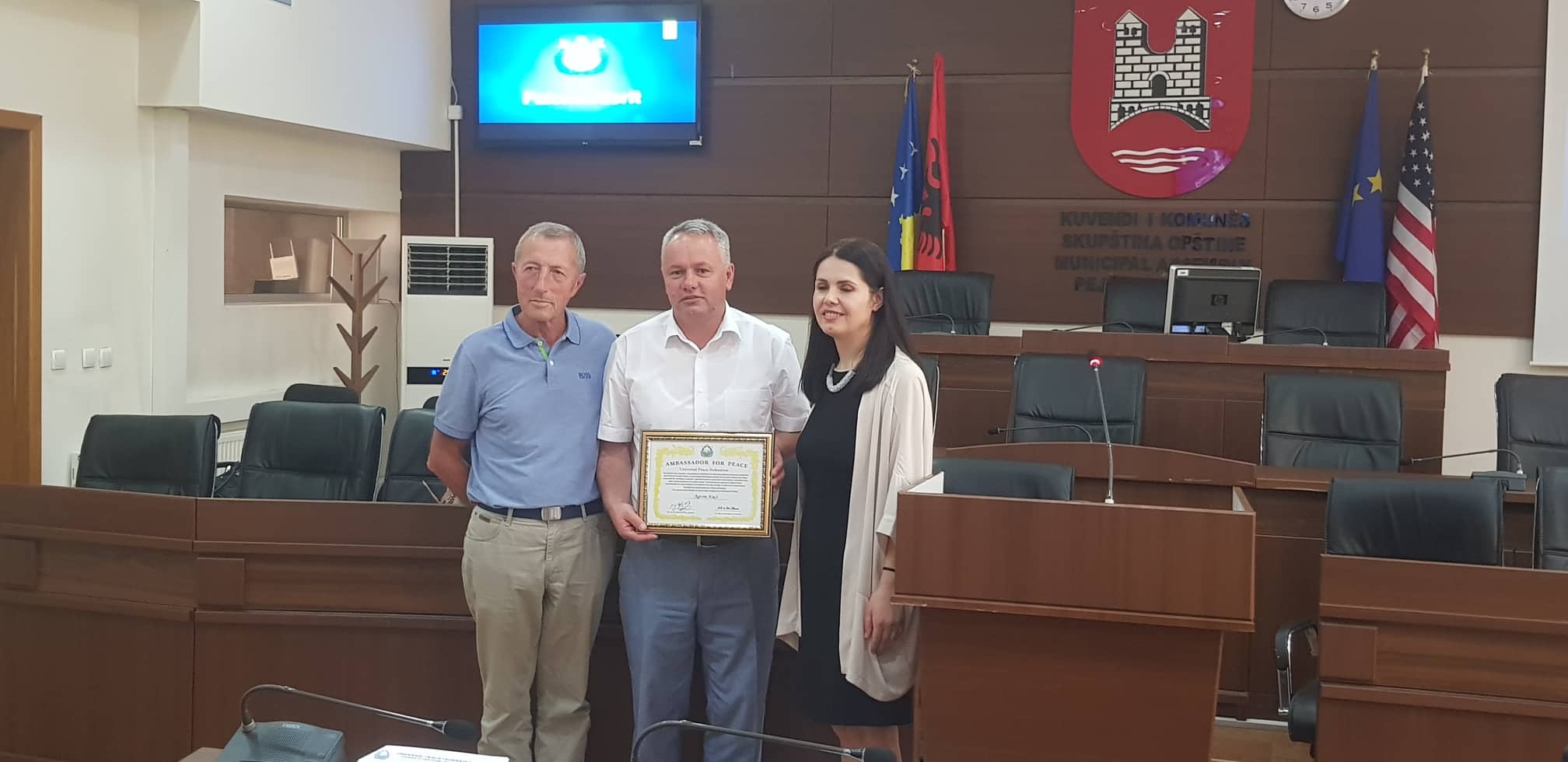 Kryetari i Komunës se Junikut shpallet Ambasador i Paqes nga Federata për paqe Universale