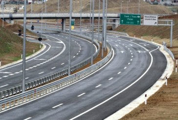 Vdekja e dy të rinjve në autostradë, gjykata merr vendim për shoferët e autobusëve