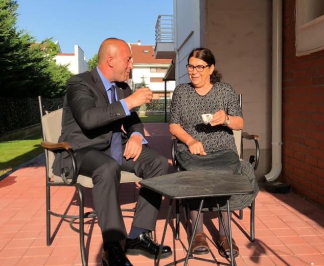 Kryeministri feston ditëlindjen e 51-të, kafen e parë e pi me nënën