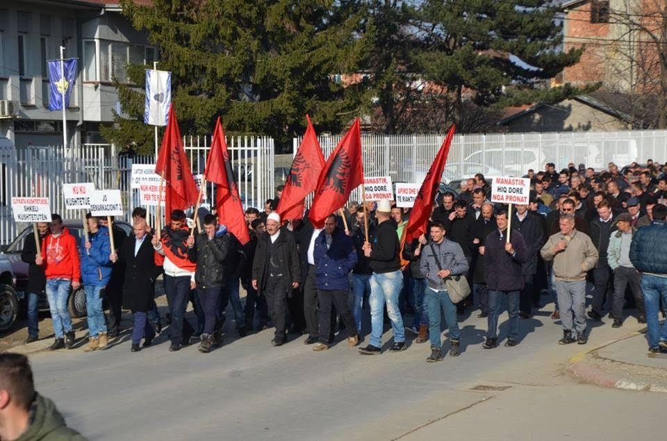 Reagojnë historianët e Deçanit: Ftesa për Haradinajn, padrejtësi ndaj luftës së UÇK-së