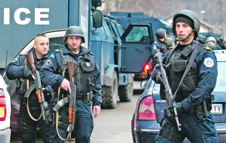 Vazhdohet paraburgimi për policët serbë të arrestuar gjatë aksionit në veri