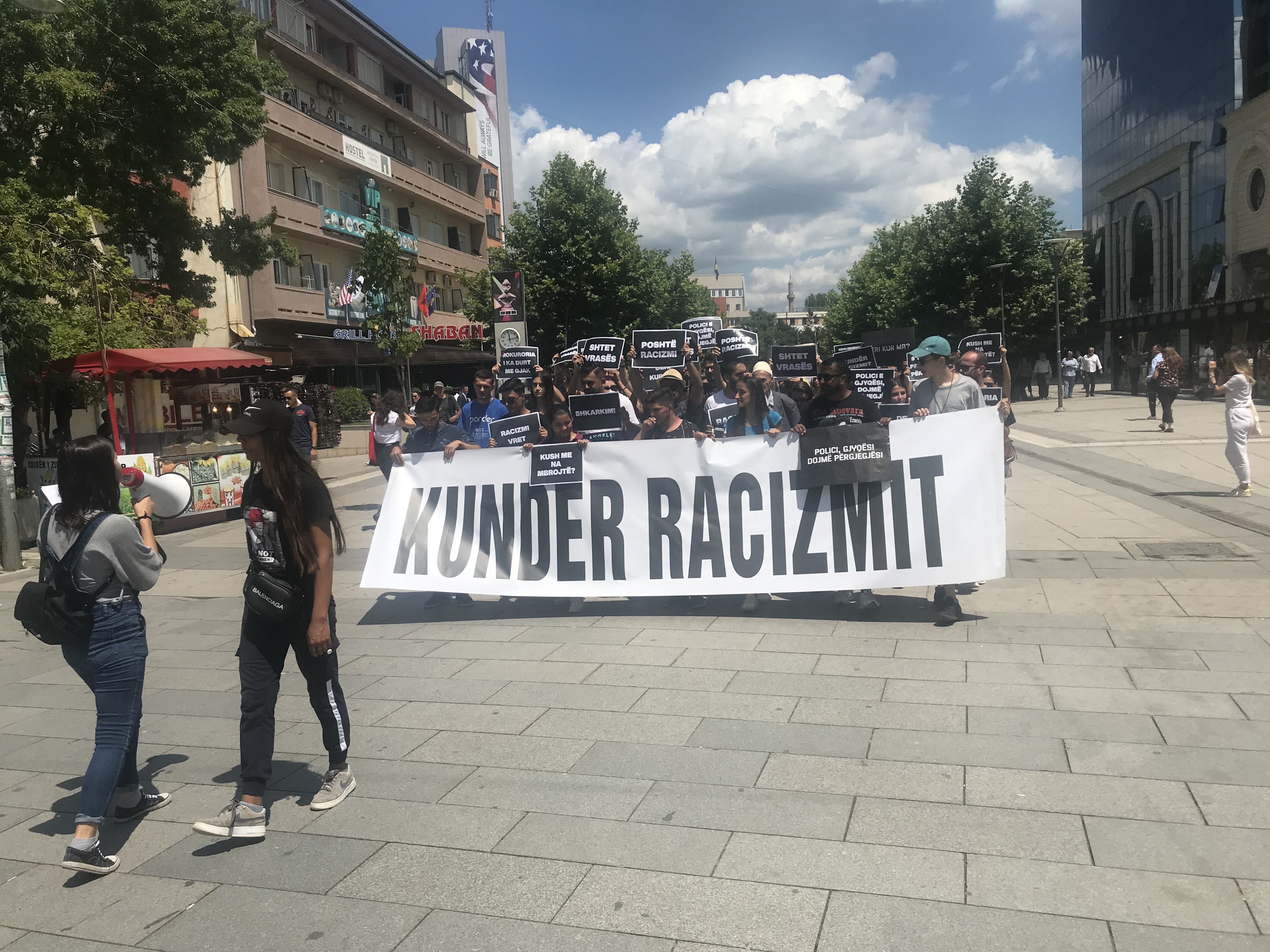 Protestë për vdekjen e të miturit në Fushë Kosovë, kërkohet shkarkimi i prokurorit
