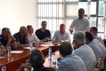 Daut Haradinaj mbledh strukturat në Deçan: Kjo ështê porosia për partitë tjera