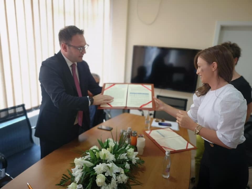 ARKEP, i mundëson IPKO-s dhe Telekomit, shfrytëzimin e resurseve frekuencore edhe për 20 vite