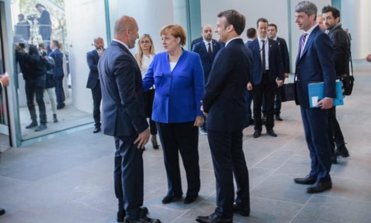 Merkel e Macron i kishin kërkuar diçka Haradinajt në këmbim të vizave, sipas Daçiqit