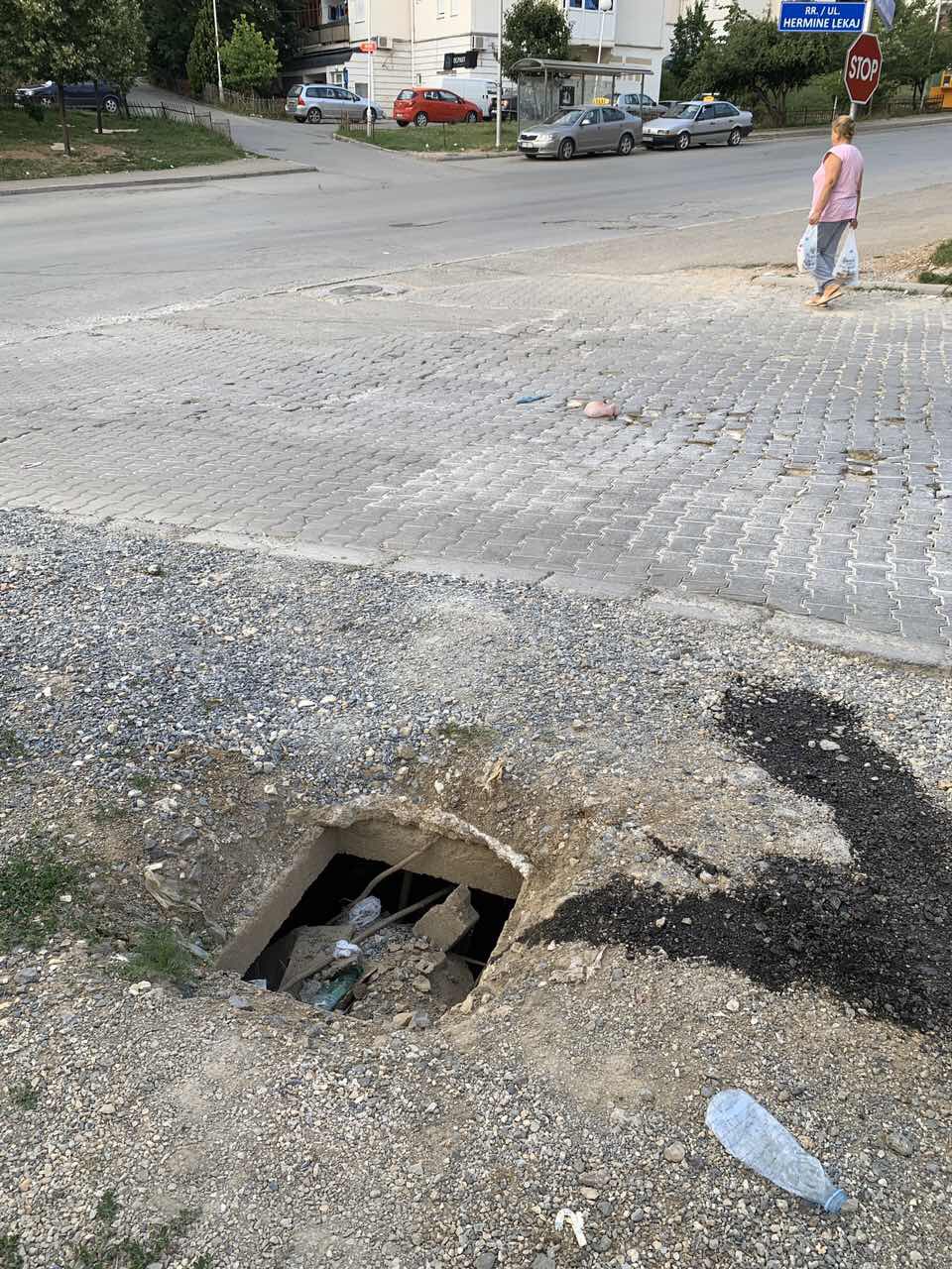 Kujdes, në këtë vend të Prishtinës gropa e hapur rrezik për qytetarët