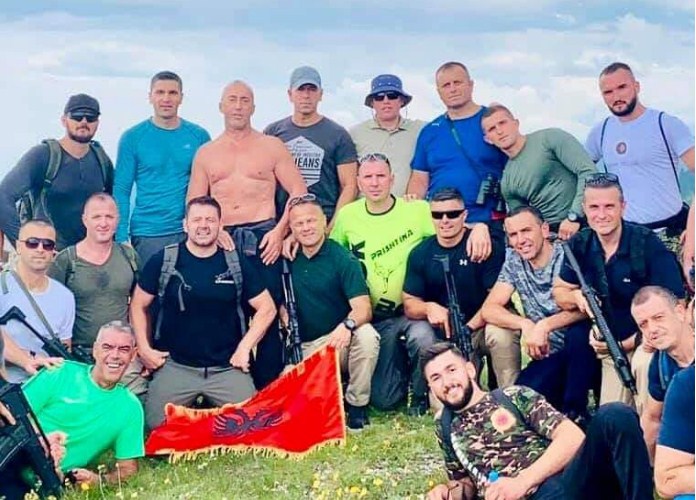 Kryeministri del në bjeshkët e Kosovës, sërish tregon muskujt